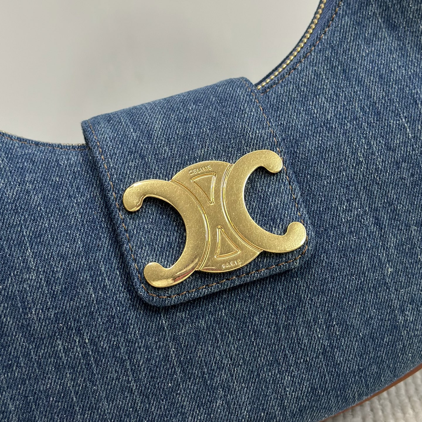 Celine AVA Triomphe Bag 23x13.5x6cm