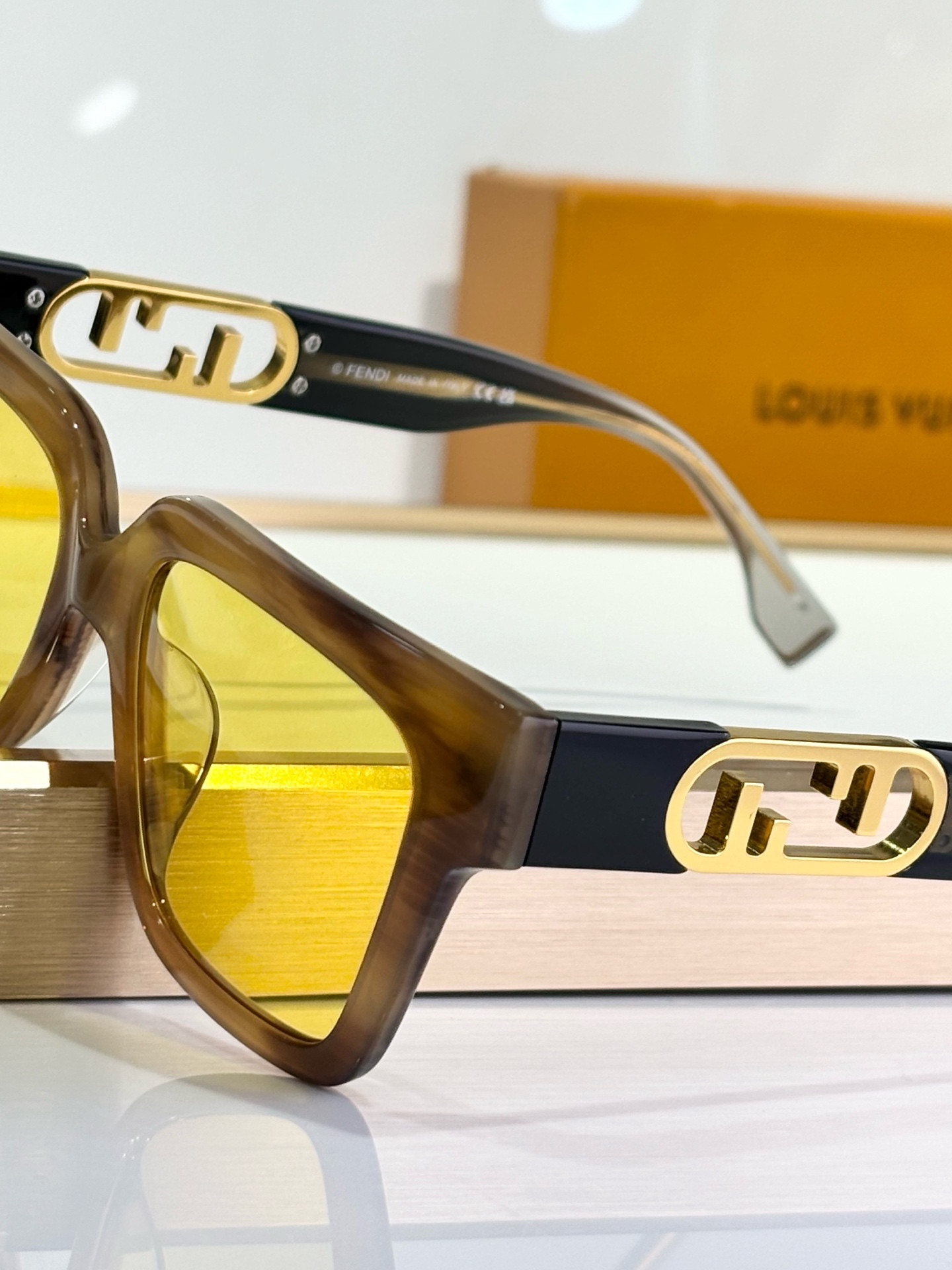 Fendi Glasses FE40180 51-19-145