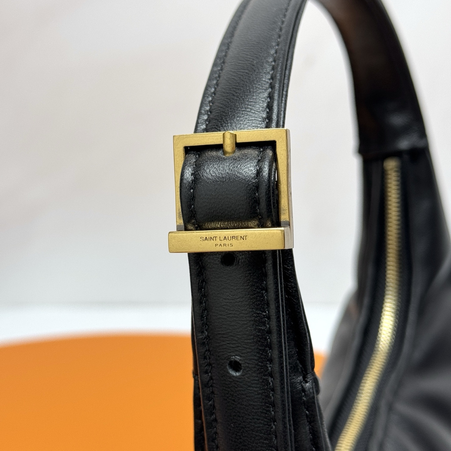 YSL calypso mini hobo in plunged lambskin 20 X 12 X 5 cm