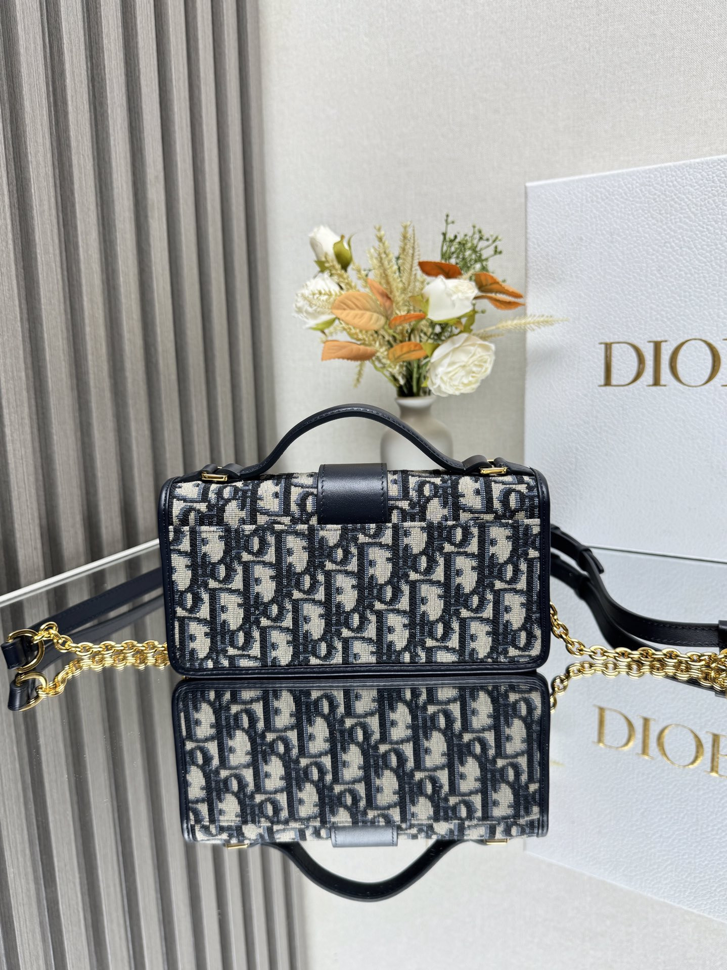 Dior Miss Montaigne mini bag 20 x 10 x 4 cm