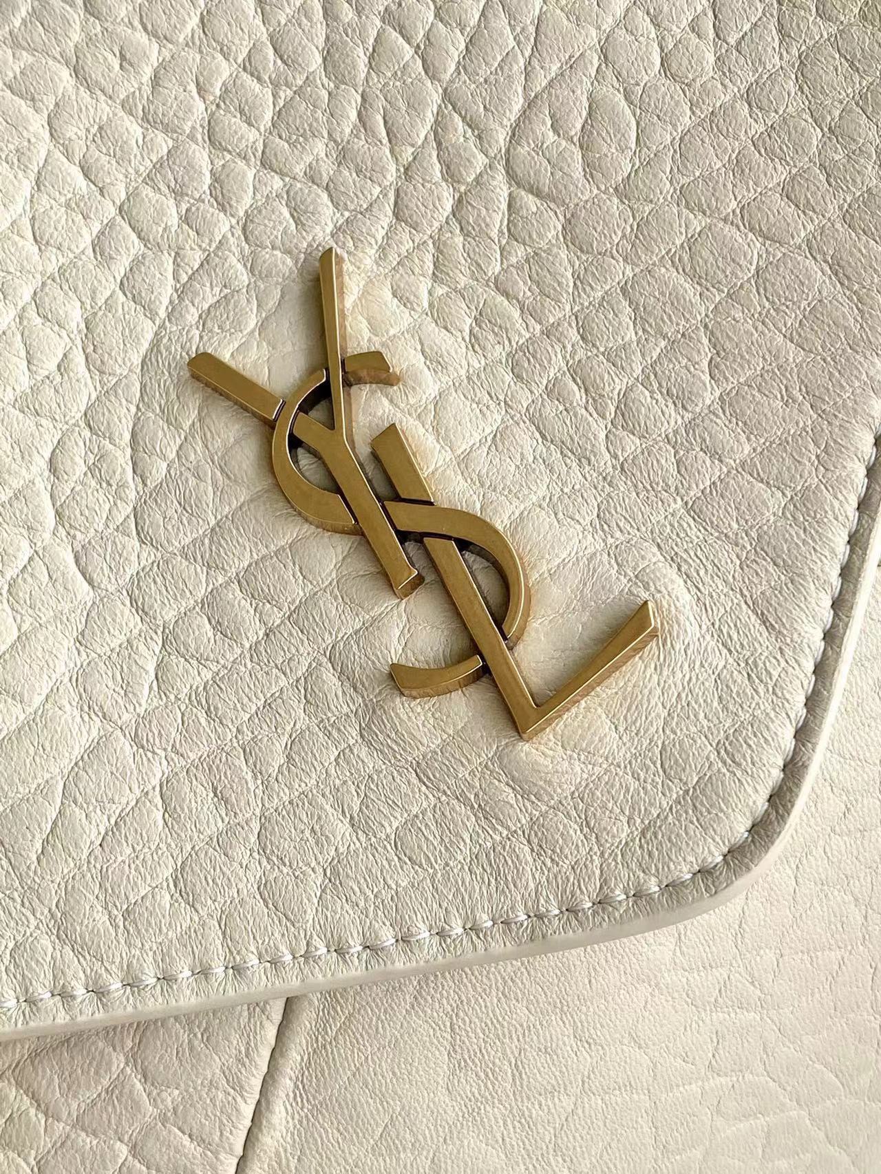 YSL Cassandra envelope messenger in lambskin 23x16.5x6CM