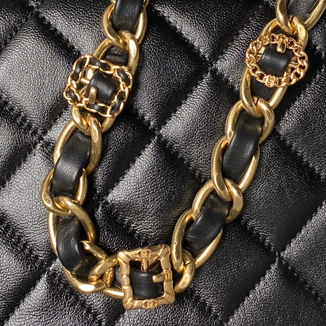 Chanel 24A Messenger Bag AS4993 14.5x24x6.5cm