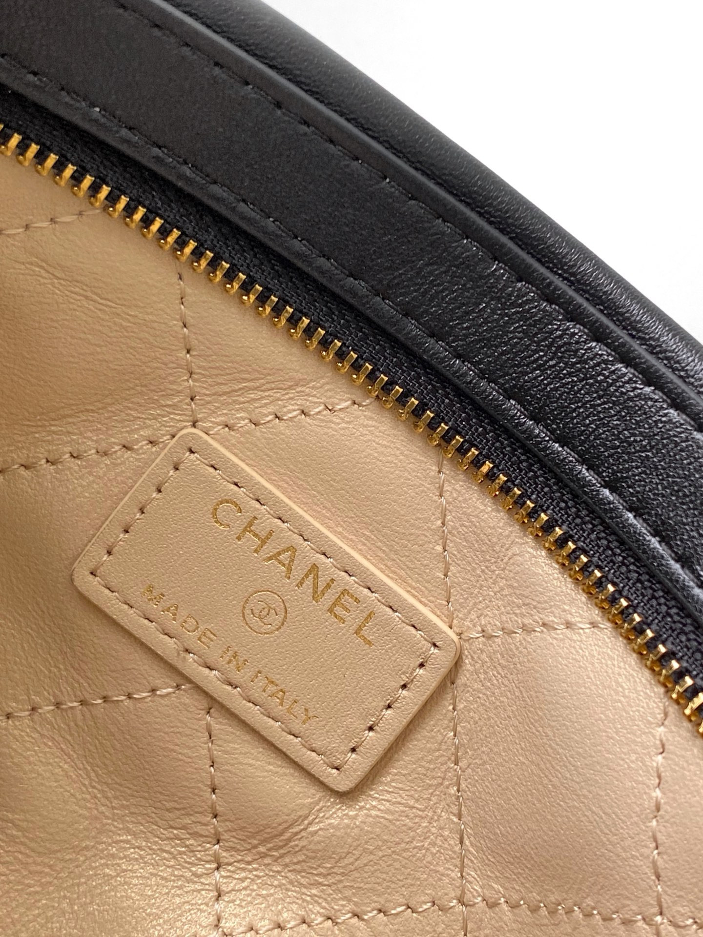 Chanel Clutch with Chain 14x24x5cm