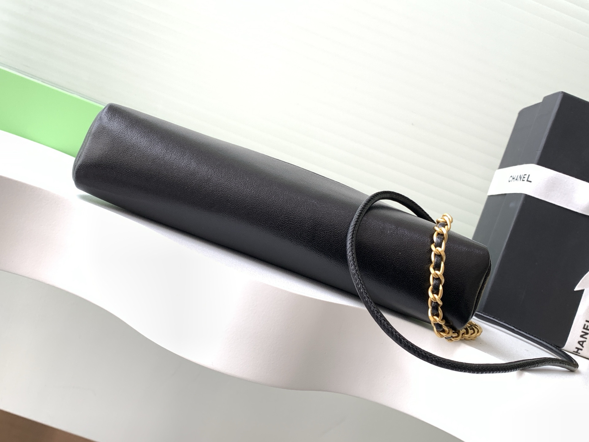 CHANEL 31 Mini Shopping Bag Lambskin & Gold-Tone Metal 22x23x5cm