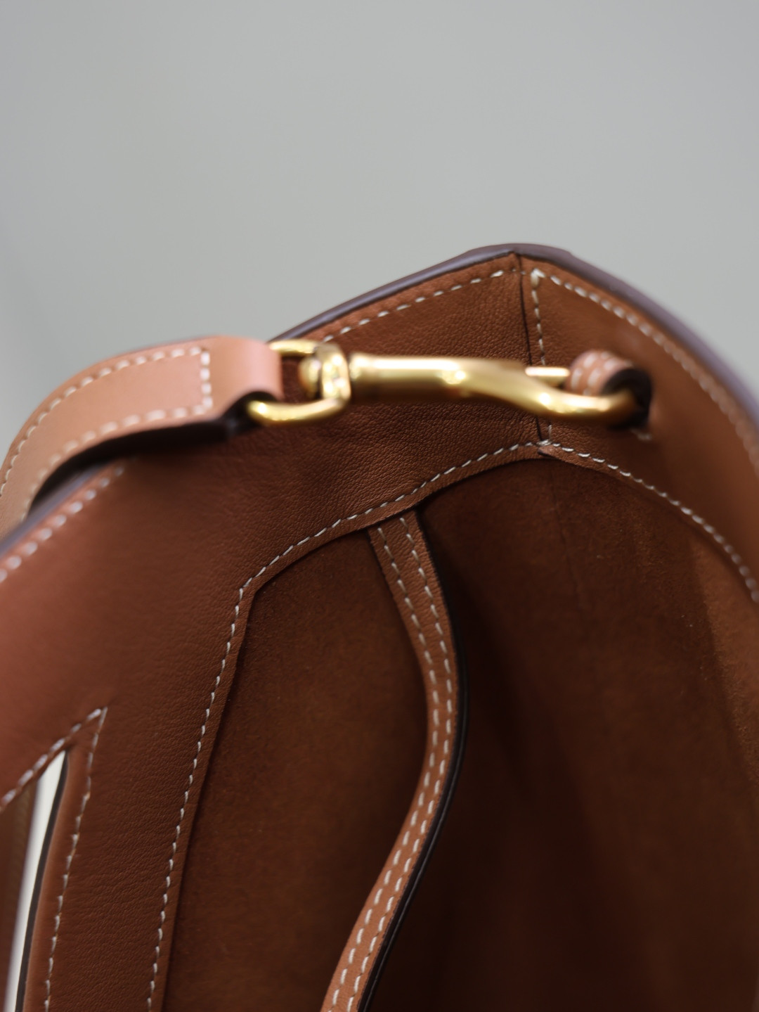 YSL Y small bucket in leather 23x29.5x3-8.5cm