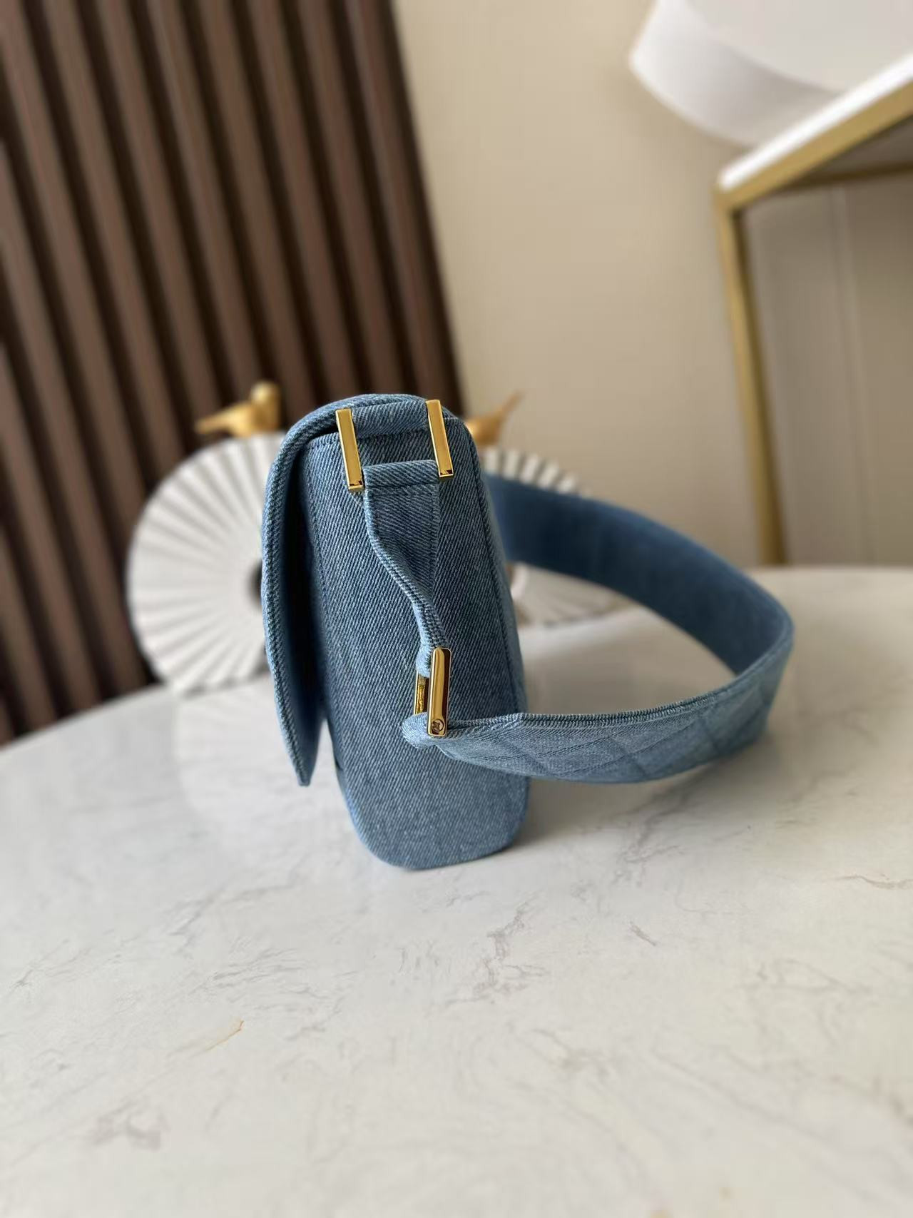 Chanel vintage Denim Shoulder Bag 25.5x20x7cm