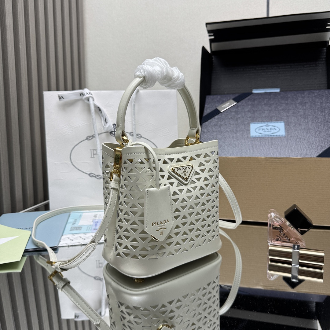 Prada Panier Saffiano leather mini bag 18x17x10.5cm