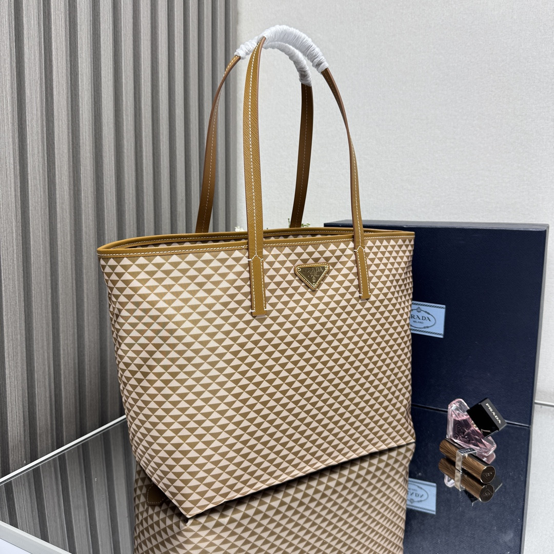 Prada Re-Nylon Tessuto Triangolo Tote Bag 33x29x14cm