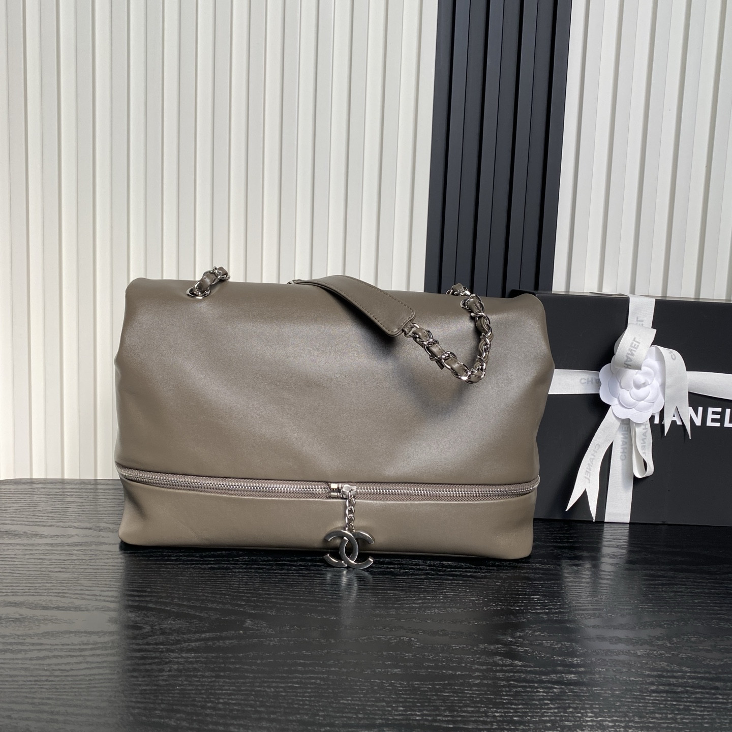 Chanel Vintage Graffiti Tote Airport Bag 36x24x12cm