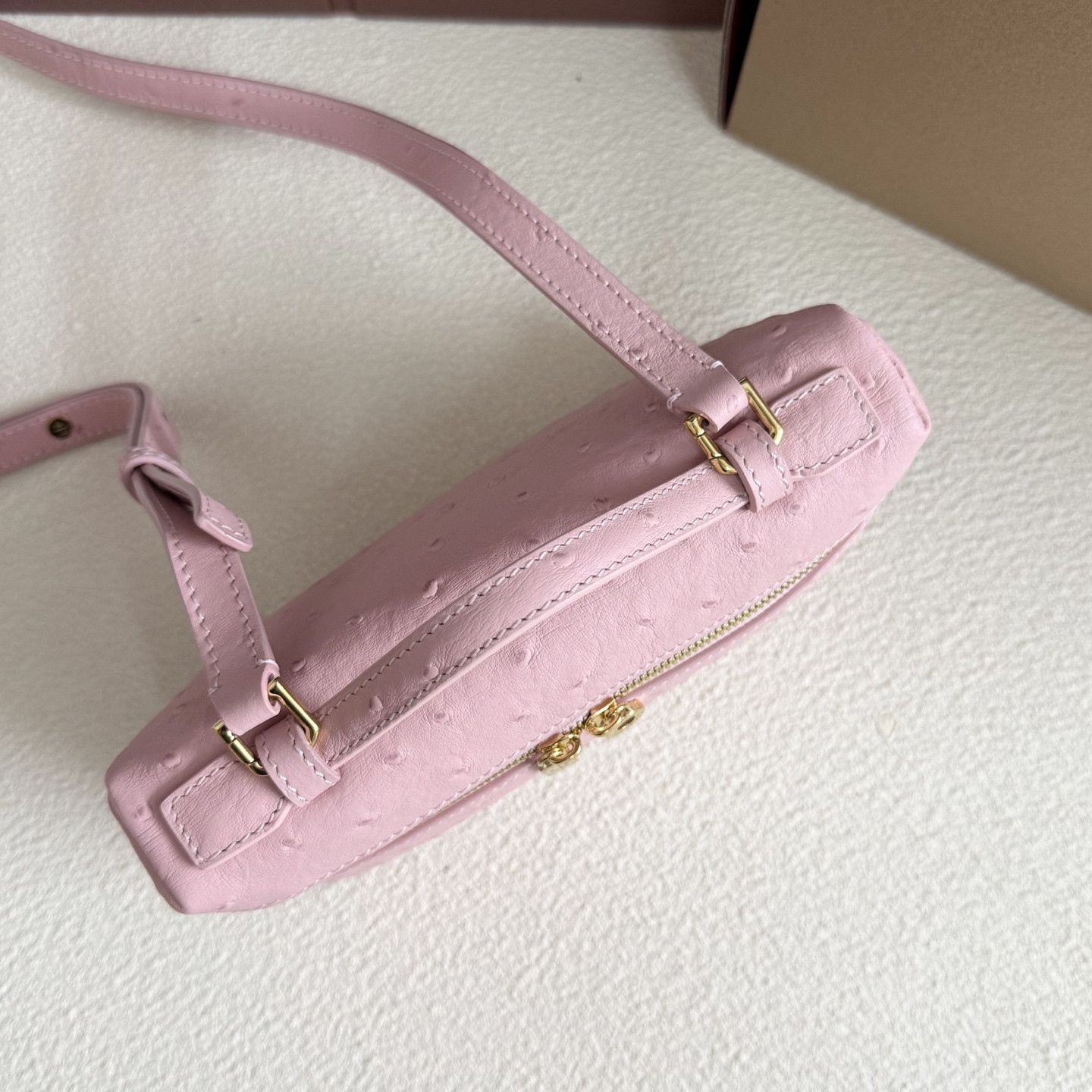 Loro Piana Extra Pocket L19 Ostrich-grained Leather 11 x 19 x 6.5 cm