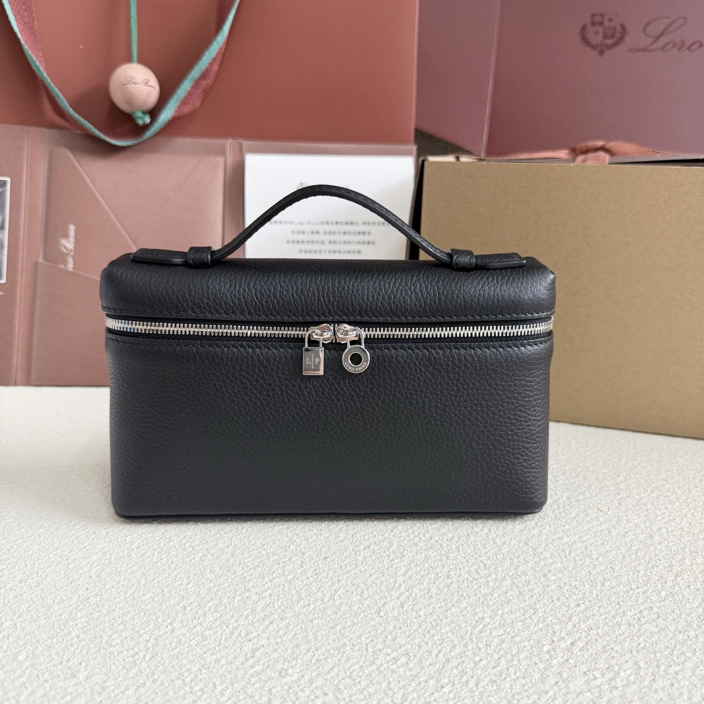 Loro Piana Extra Pocket L19 Grained Calfskin 11 x 19 x 6.5 cm