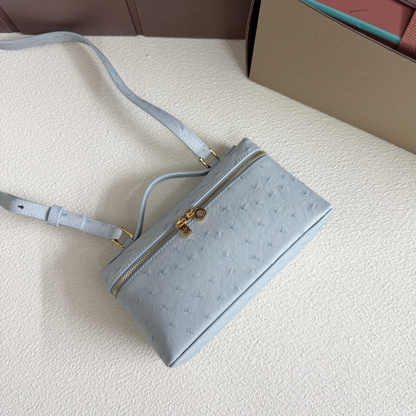 Loro Piana Extra Pocket L19 Ostrich-grained Leather 11 x 19 x 6.5 cm