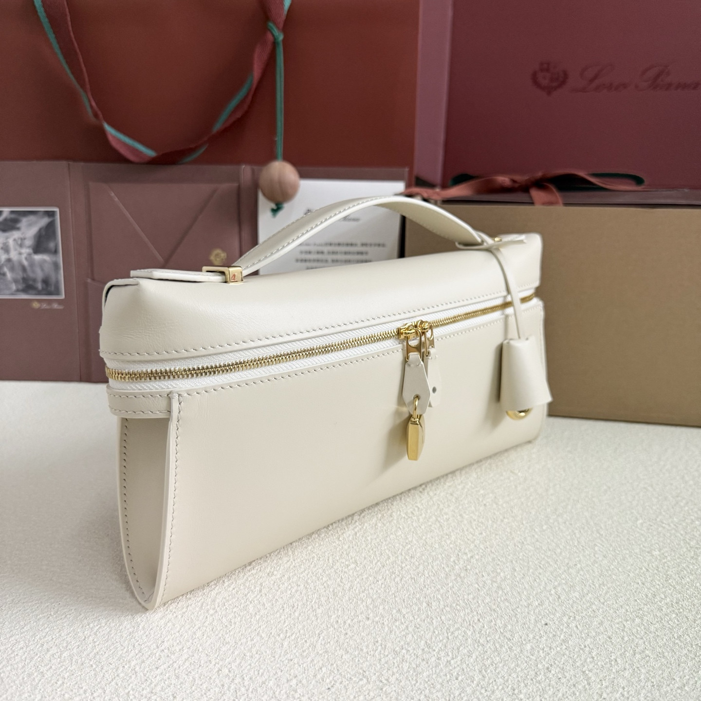 Loro Piana Extra Clutch L29 29x14x3cm