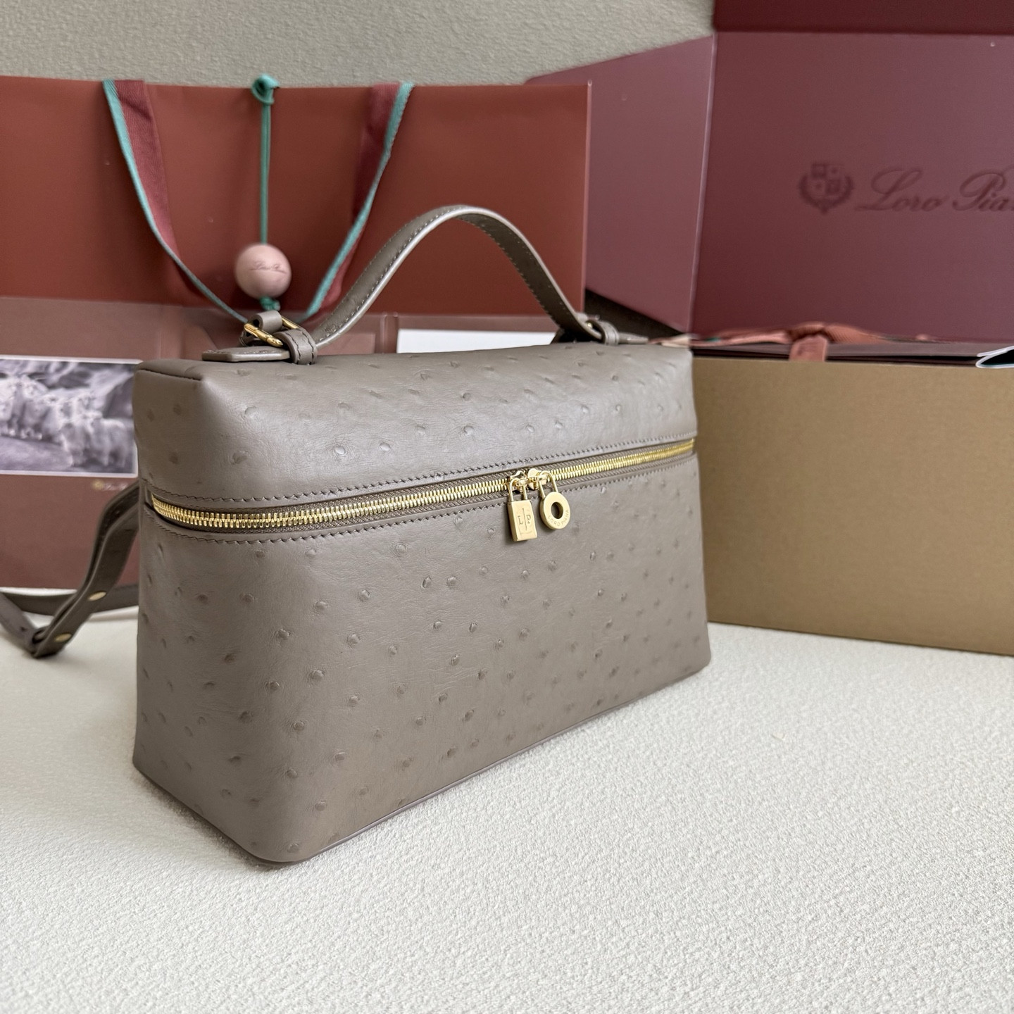 Loro Piana Extra Pocket L27 Ostrich-grained Leather 16x27x10cm