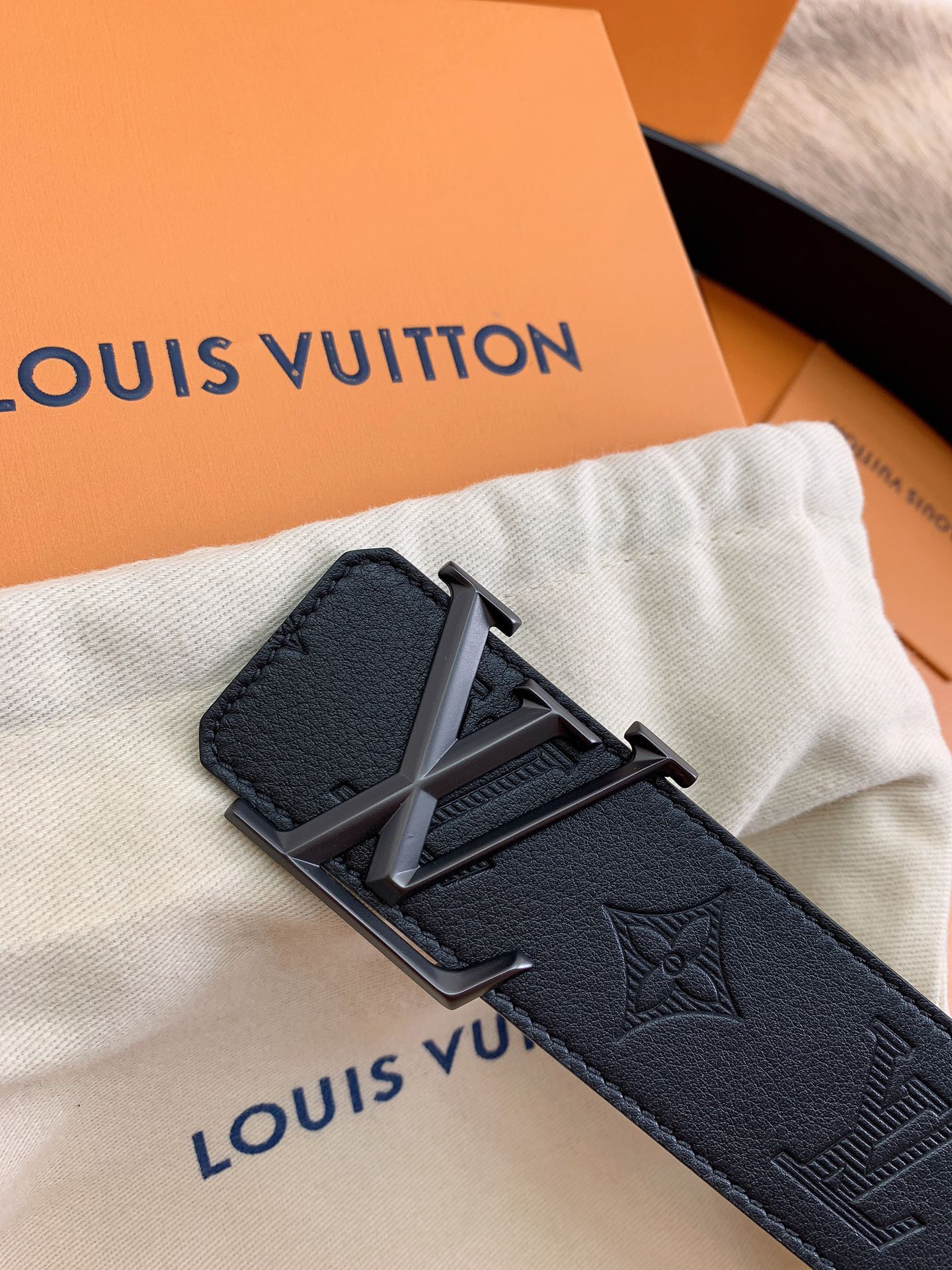 LV LOUIS VUITTON 40MM BELT